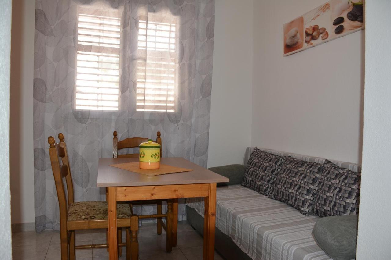 Rusendic Lägenhet Makarska Exteriör bild